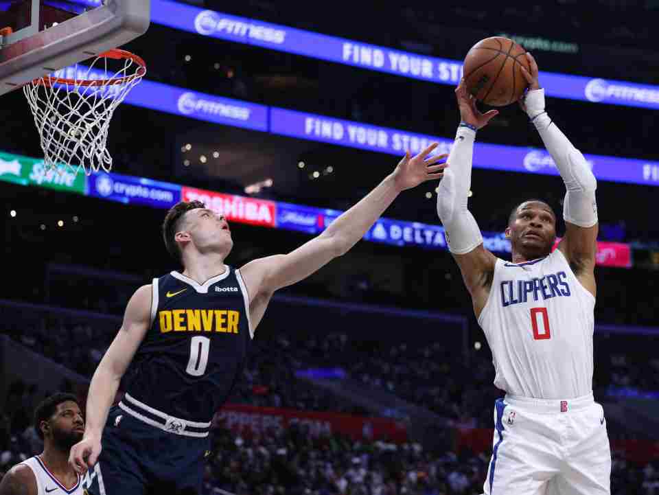 驳斥背号风波 Westbrook：我从来没向队友要求让出0号